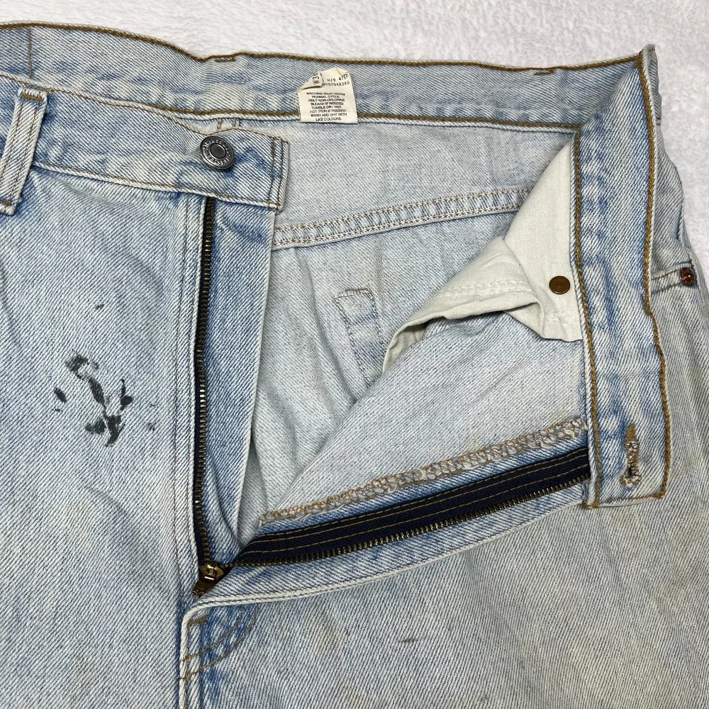 VTG Levi's 505 Regular Fit Straight Leg Jeans Men's Blue Denim Zip Fly - 35X34.5